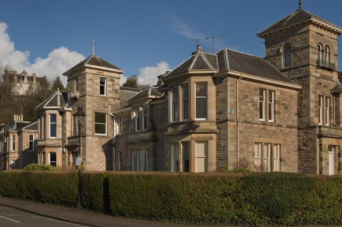 Best glaziers Stirling